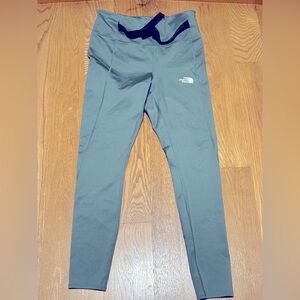 THE NORTH FACE Yoga Pants with Built In Fanny Pack - XL